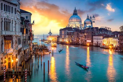 Venedig  bei Nacht. Romantik pur im Italien Urlaub